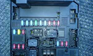 Как производится замена лампы ближнего света в Ниссан Кашкай