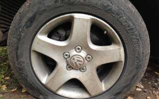 Почему нельзя ездить на спущенном колесе