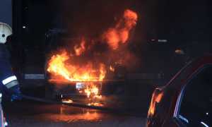 Как правильно действовать во время возгорания в автомобиле