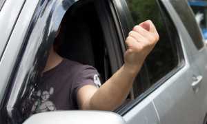 8 популярных условных сигналов водителей, о которых нужно знать