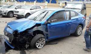 Как остановить автомобиль, если застряла педаль газа