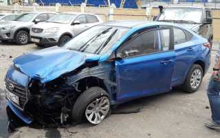 Как остановить автомобиль, если застряла педаль газа