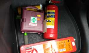 Какие предметы обязательно должны быть у водителя в машине