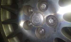 Зачем нужно смазывать колесные болты и чем это нужно делать