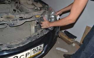 Как правильно заменяется лампа ближнего света Opel Astra H