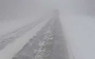 Как правильно вести себя если в поездке по трассе застала сильная метель