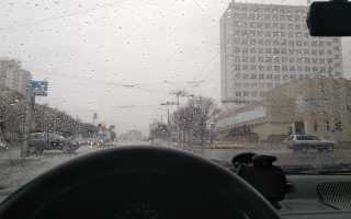 Увеличивается ли расход топлива машины в дождь