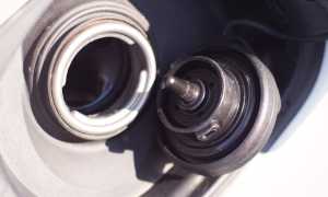 Как избавиться от запаха бензина в салоне машины