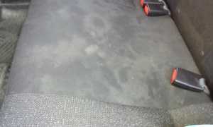 Как вывести пятна на обивке автомобиля своими руками