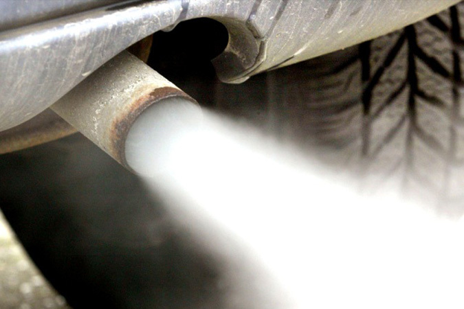 Белый дым из выхлопной трубы