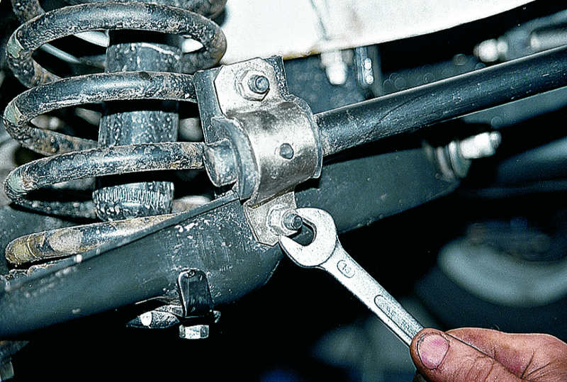 Демонтаж торсионного стабилизатора Демонтаж торсионного стабилизатора