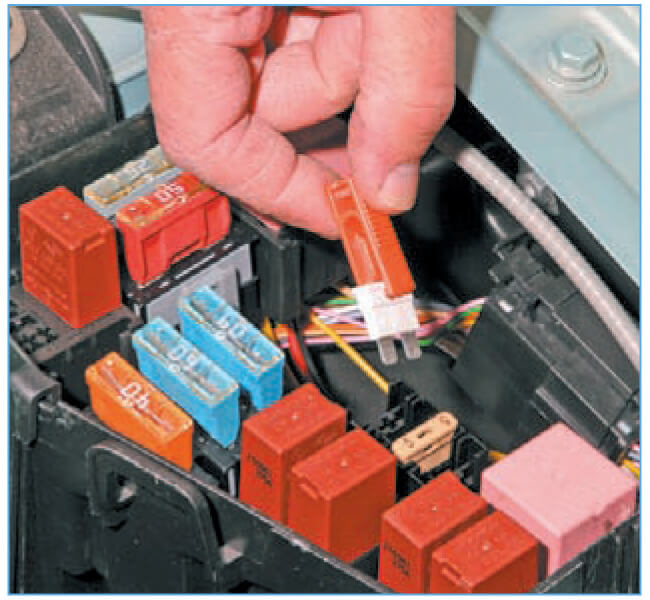 Проверка предохранителей