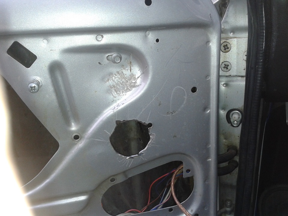 Установка подиума в обшивку двери