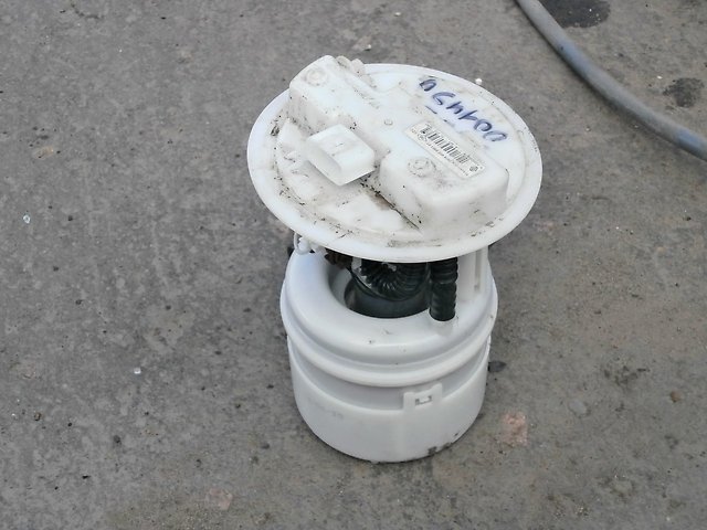 Топливный насос автомобиля Рено