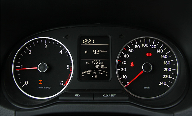 Приборная панель автомобиля