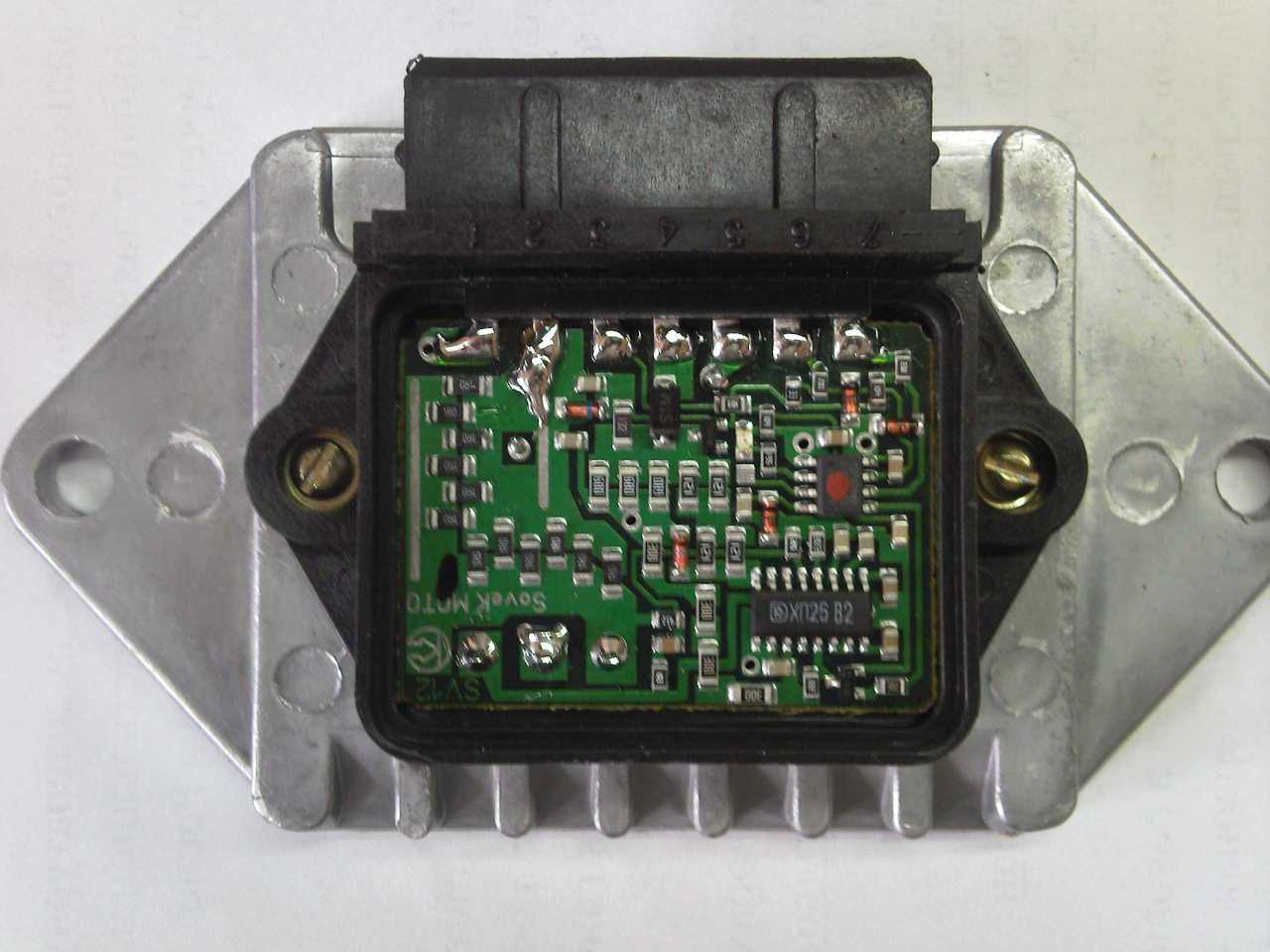 Фото электронного коммутатора на ИЖ со снятой крышкой