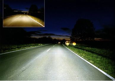 И обычные, и противотуманные должны освещать не только дорогу впереди, но и правую обочину
