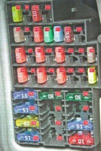 Монтажный блок Рено Сандеро