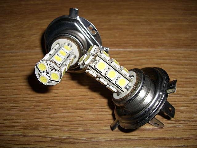 Светодиодная лампочка ближнего света на ВАЗ 2110 – отличное решение, которое отличается высоким качеством работы и долговечностью, единственный существенный недостаток – высокая цена