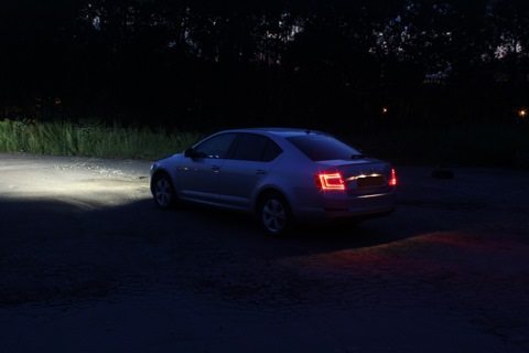 Установка противотуманных фар на Шкоду Октавия А5 улучшает световой поток