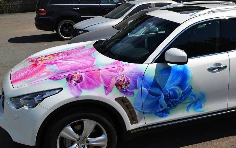 Аэрография цветы на капоте Аэрография цветы на капоте