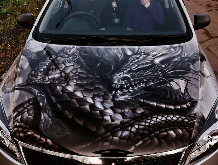Аэрография дракон на капоте авто Аэрография дракон на капоте авто