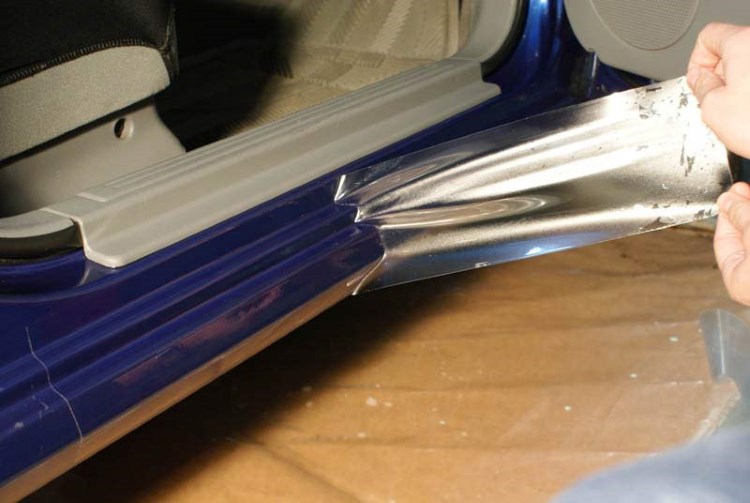 Нанесение антигравийной пленки на кузов авто Нанесение антигравийной пленки на кузов авто