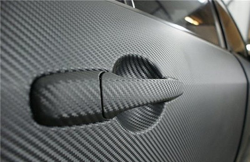 Дверь авто в карбоновой пленке