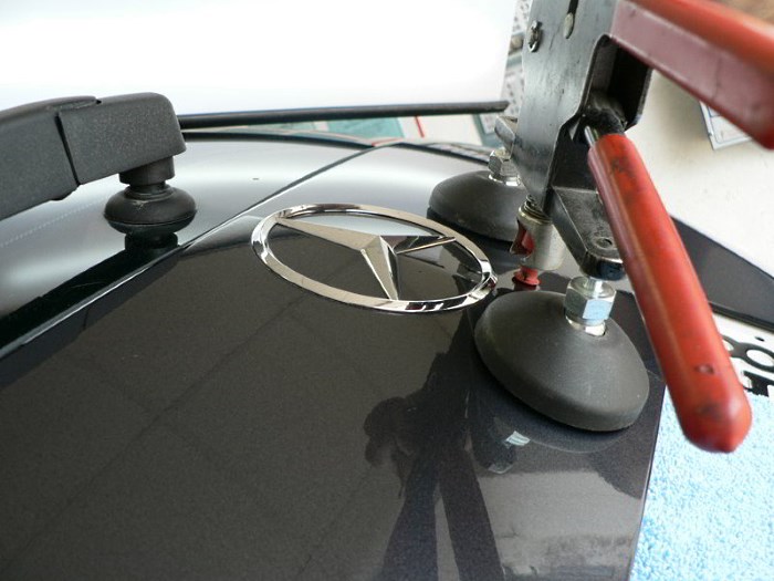 Клеевой метод удаления вмятин Клеевой метод удаления вмятин