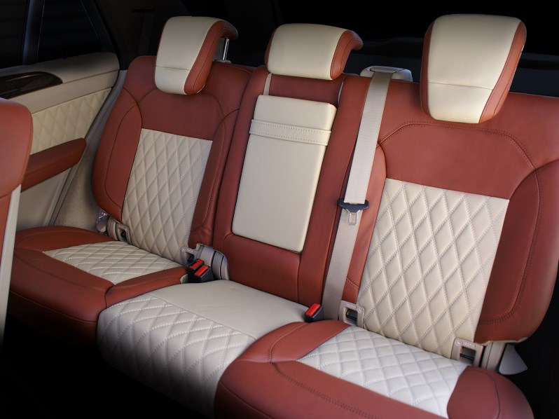 Кожаный салон автомобиля Кожаный салон автомобиля