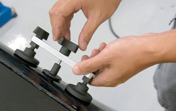 Клеевой метод выравнивания кузова Клеевой метод выравнивания кузова