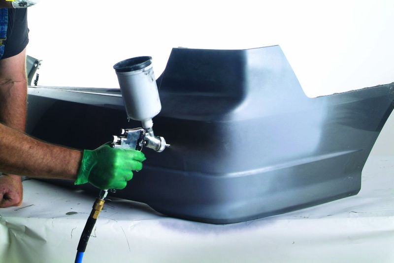 Нанесение краски на бампер Нанесение краски на бампер