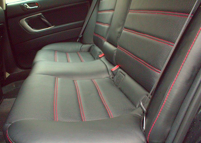 Обивка сидений автомобиля Обивка сидений автомобиля