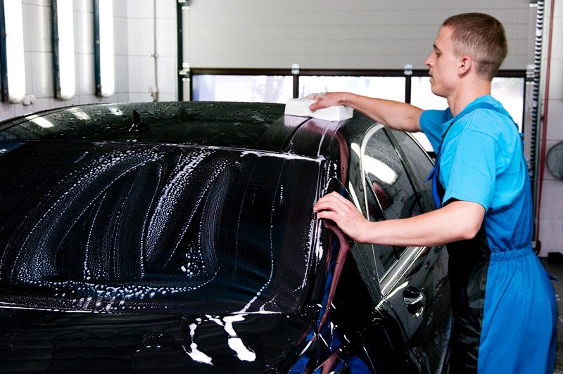 Очищение кузова перед полировкой Очищение кузова перед полировкой