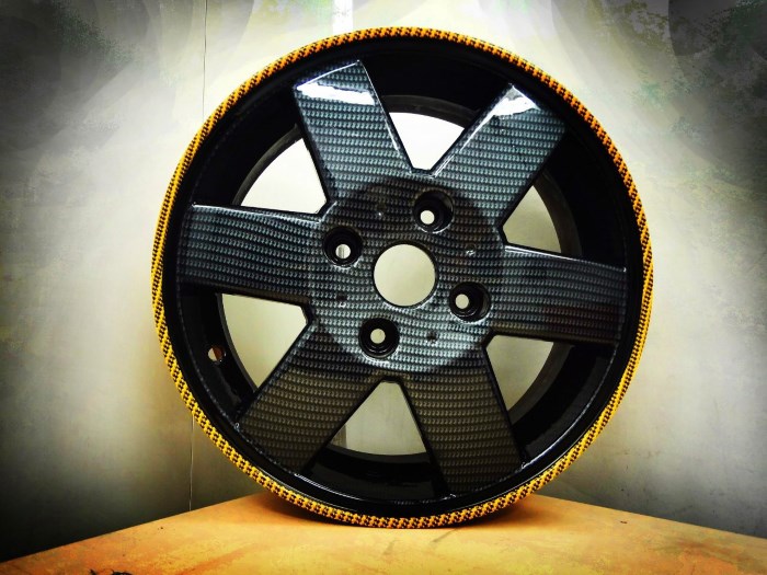 Диск, окрашенный по технологии аквапринт Диск, окрашенный по технологии аквапринт