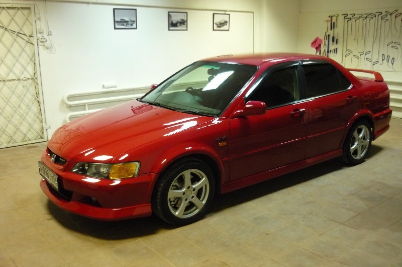 Отполированный автомобиль Отполированный автомобиль