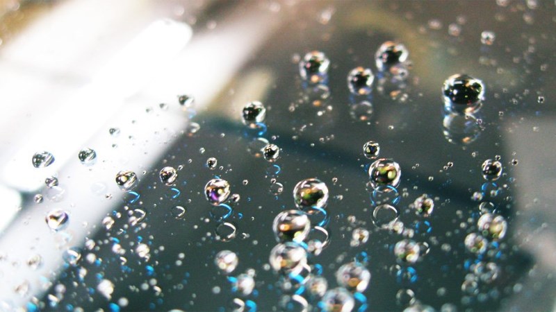 Отталкивание воды покрытием с жидким стеклом Отталкивание воды покрытием с жидким стеклом