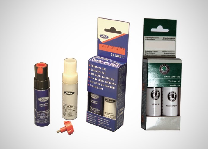 Подкрашивающий набор для авто Подкрашивающий набор для авто