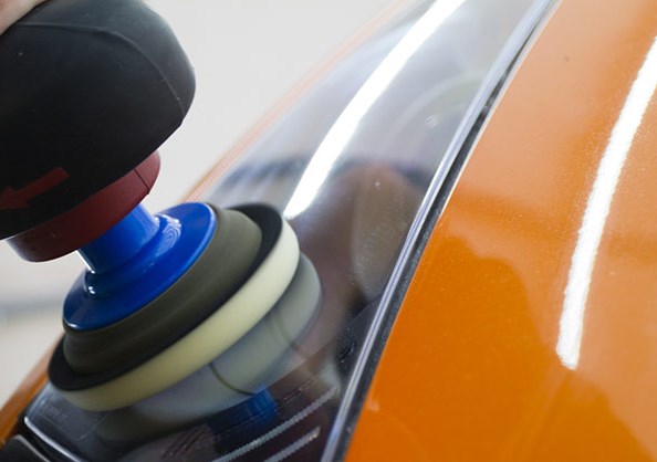 Полировка стекла авто машинкой Полировка стекла авто машинкой