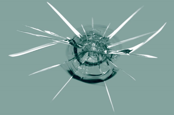 Скол на стекле Скол на стекле