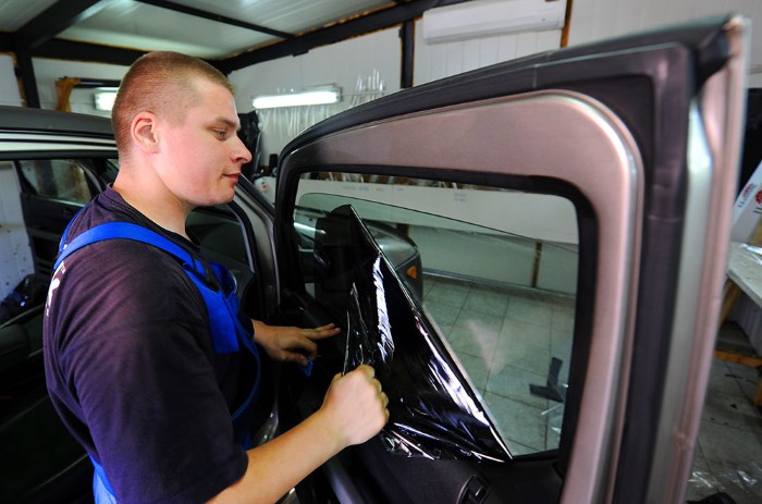 Удаление тонировочной пленки без нагревания Удаление тонировочной пленки без нагревания