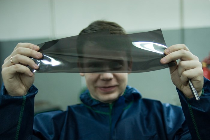 Тонировочная пленка для авто должна быть качественной Тонировочная пленка для авто должна быть качественной