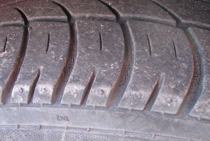 Трещины на шинах Трещины на шинах