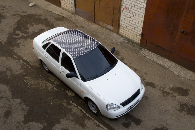 Виниловая пленка на крыше автомобиля Виниловая пленка на крыше автомобиля