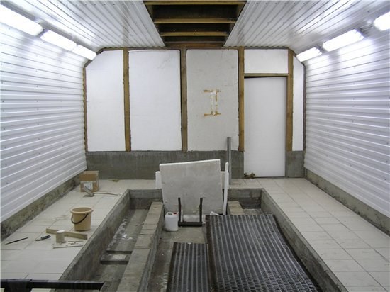 Внутри малярной камеры Внутри малярной камеры